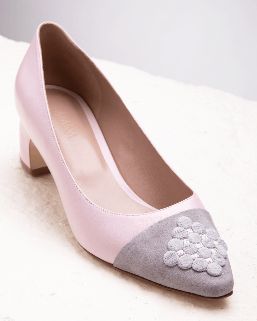 Fiorellini Brooch Pump 45 Lavender Blush - HOUSE OF ATANA