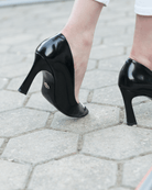 Fiorellini Pump in Semi - Patent Leather 85 Black - HOUSE OF ATANA