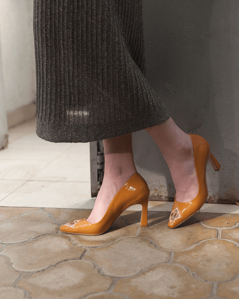 Fiorellini Pump in Semi - Patent Leather 85 Peru Brown - HOUSE OF ATANA