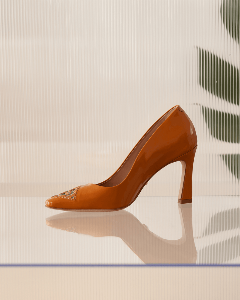 Fiorellini Pump in Semi - Patent Leather 85 Peru Brown - HOUSE OF ATANA